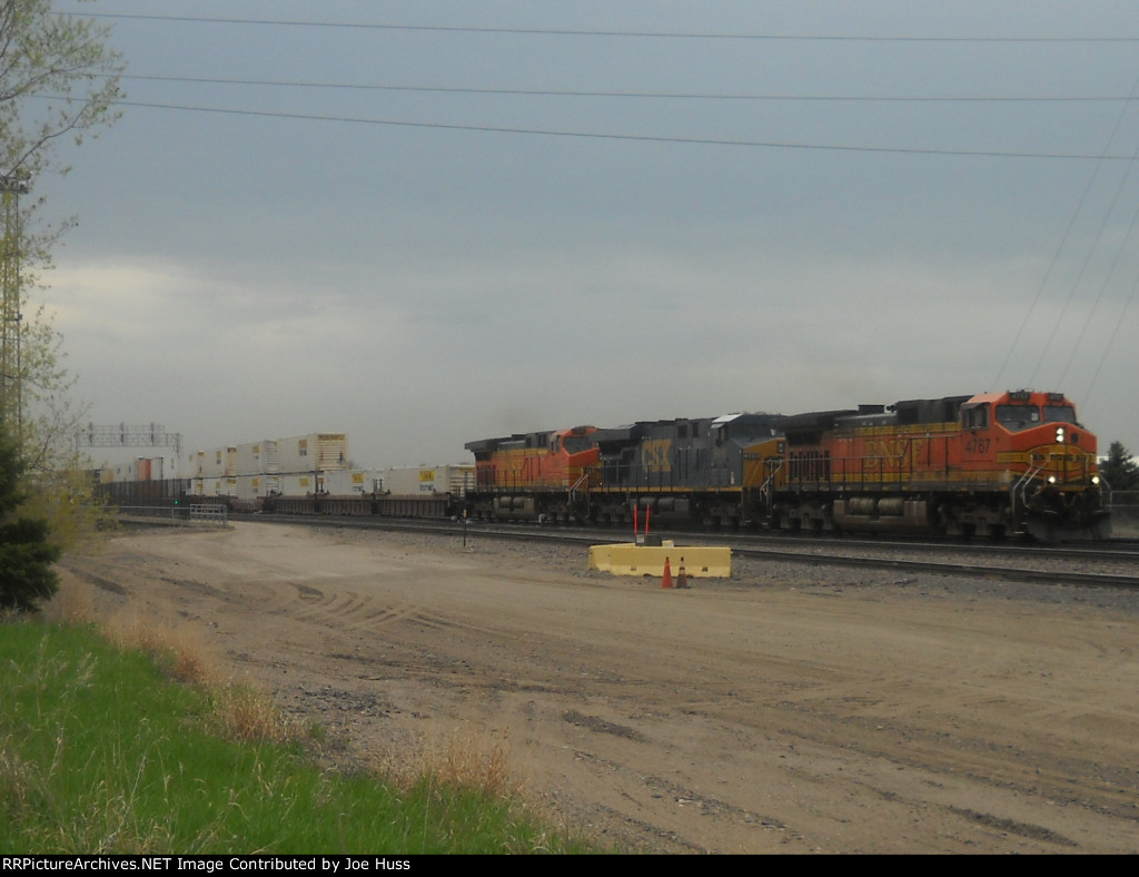 BNSF 4767 WEST